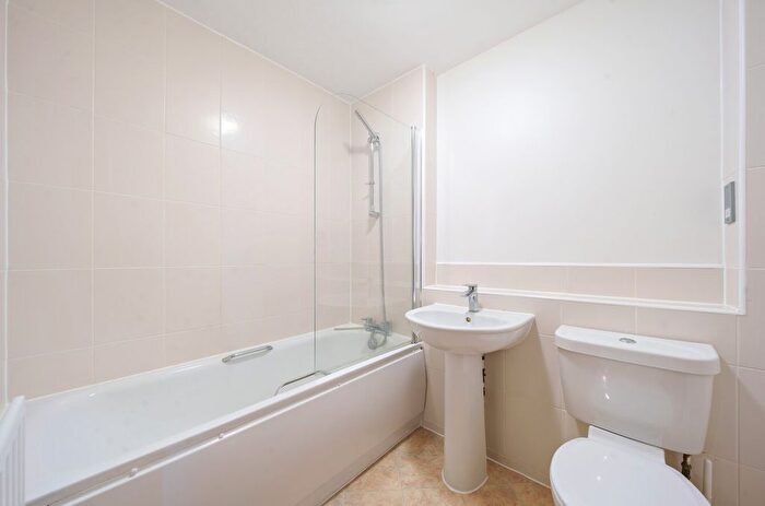1 Bedroom Flat For Sale In Dominion House, The Avenue, London, W13