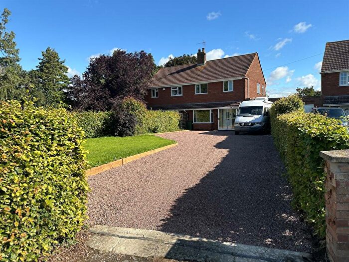 3 Bedroom Semi-Detached House For Sale In Corsend Road, Hartpury, GL19