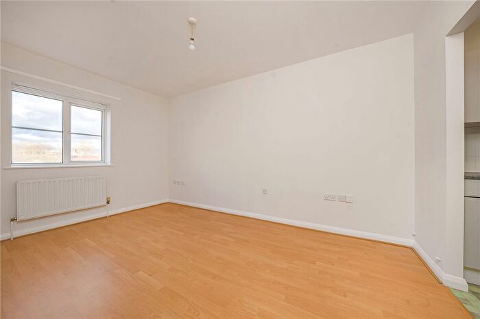 1 Bedroom Flat For Sale In Heath Road, Twickenham, TW1