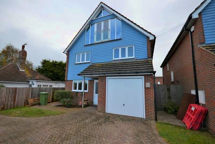 5 Bedroom Detached House To Rent In Hythe Road, Dymchurch, TN29