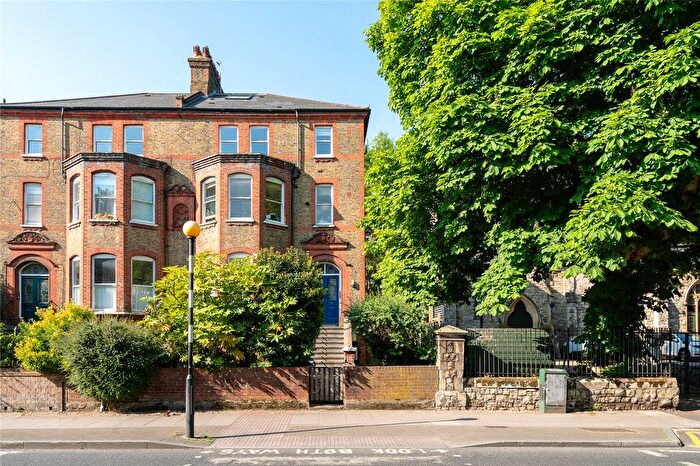 2 Bedroom Flat To Rent In Dulwich Road, London, SE24