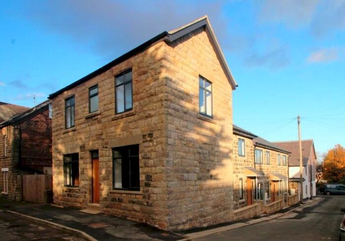 2 Bedroom Town House To Rent In Avenue Road, Starbeck, HG2