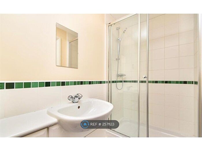 2 Bedroom Flat To Rent In Kingsway, London, N12