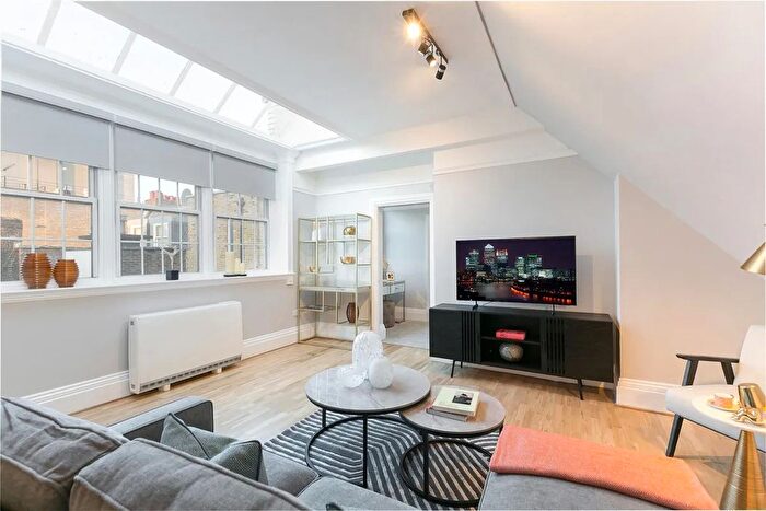 3 Bedroom Flat To Rent In Bank Chambers, Marylebone, W1U