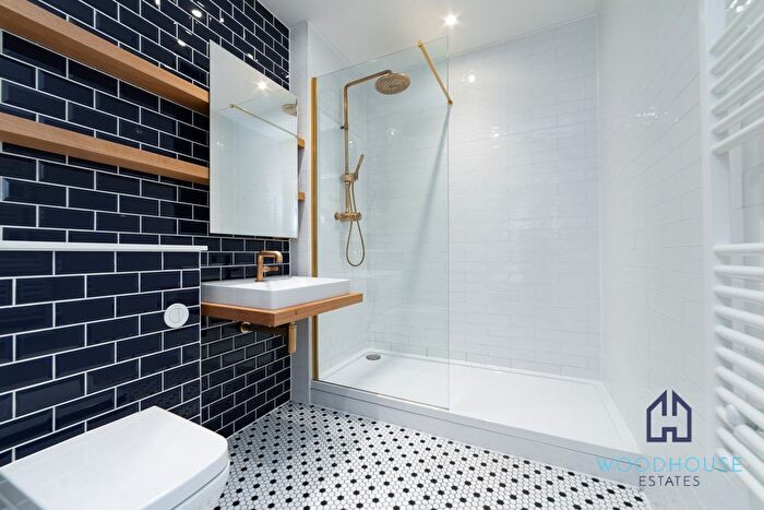 1 Bedroom Flat To Rent In Orchard Place, London, E14