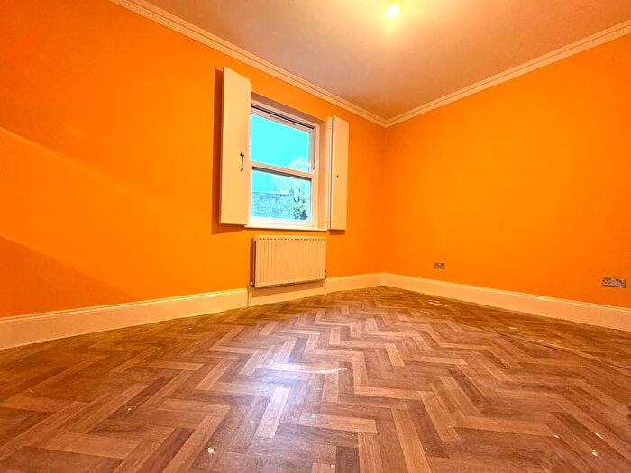 1 Bedroom Flat To Rent In Manse Road, London, N16