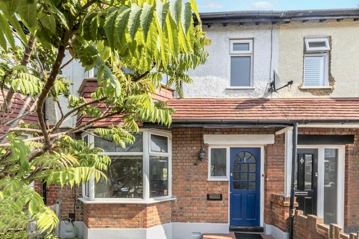 4 Bedroom Terraced House To Rent In Tolworth Road, Surbiton, KT6