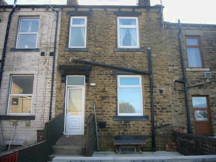 1 Bedroom Terraced House To Rent In Loris Street, Tong Street, Bradford, BD4