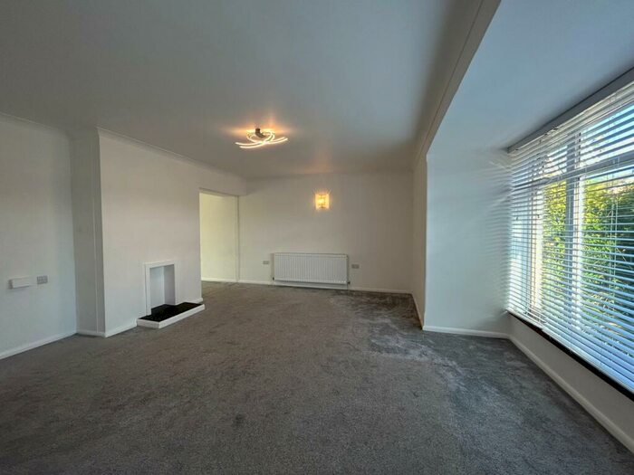 5 Bedroom House To Rent In Tudor Avenue, Maidstone, ME14