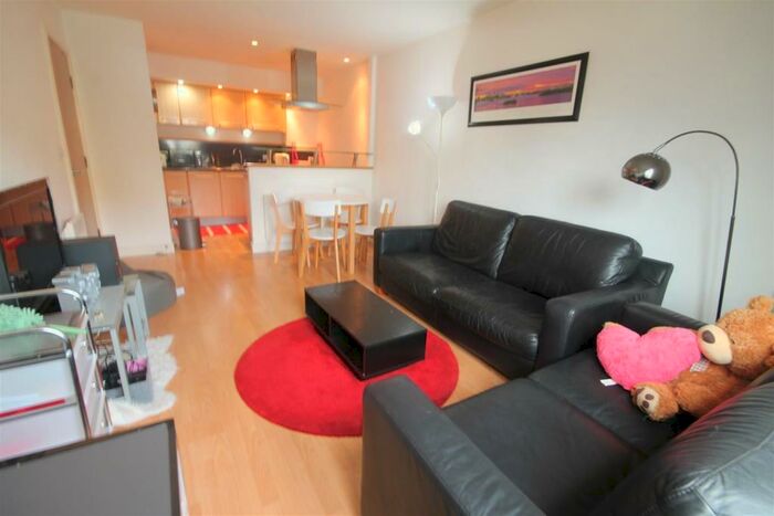 2 Bedroom Apartment To Rent In City Gate, Bath Lane, Newcastle Upon Tyne, NE1
