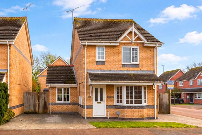 3 Bedroom Detached House For Sale In Blakes Farm Road, Horsham, RH13