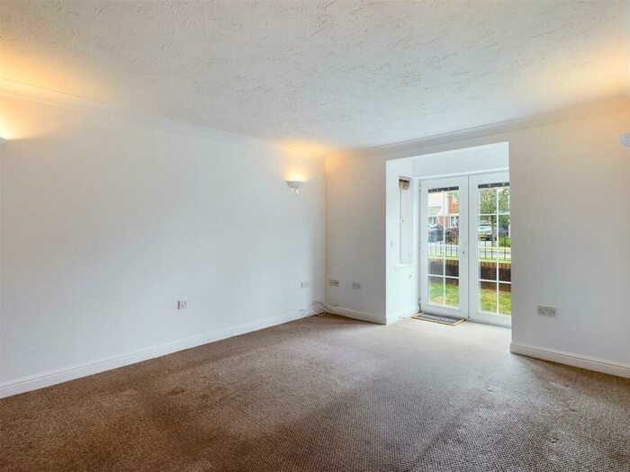 2 Bedroom Apartment To Rent In Arthurs Close, Bristol, BS16