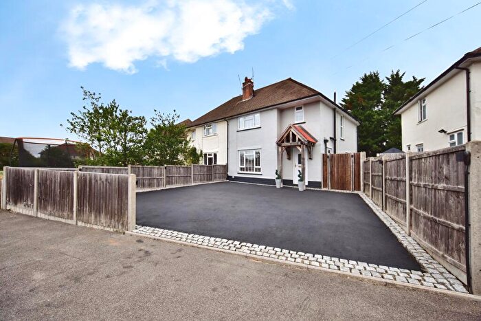 3 Bedroom Semi-Detached House For Sale In Middlesex Road, Maidstone, ME15