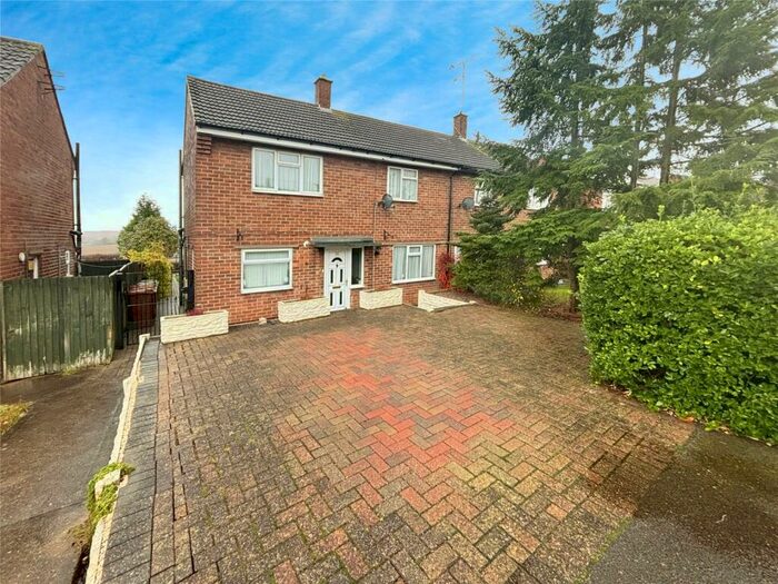 3 Bedroom Semi-Detached House To Rent In Salisbury Drive, Midway, Swadlincote, Derbyshire, DE11