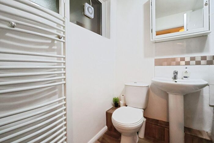 1 Bedroom Flat For Sale In Abbis House, Whinbush Road, SG5