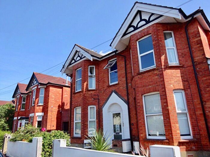 Flat To Rent In Belvedere Road, Charminster, BH3