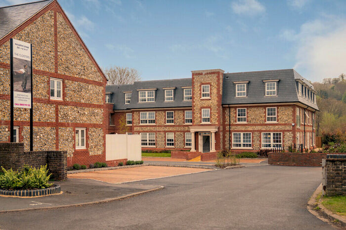 2 Bedroom Flat For Sale In High Street, Great Missenden, HP16