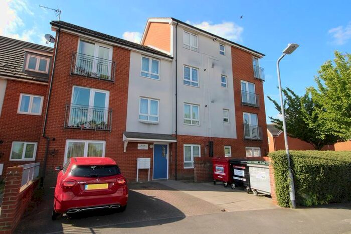 1 Bedroom Flat To Rent In Longwood Avenue, Slough, SL3