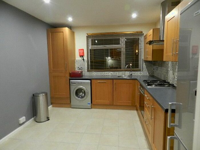 2 Bedroom Flat To Rent In Baden House, Harrismith Road, Penylan, Cardiff, CF23