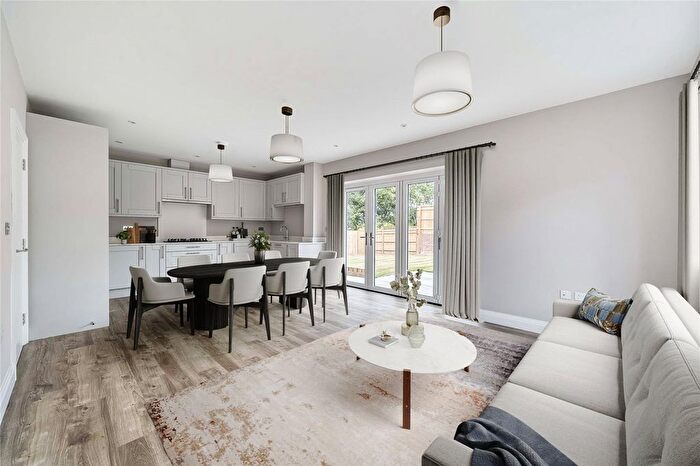 4 Bedroom Detached House For Sale In Leopard Lane, Purley On Thames, Reading, RG8