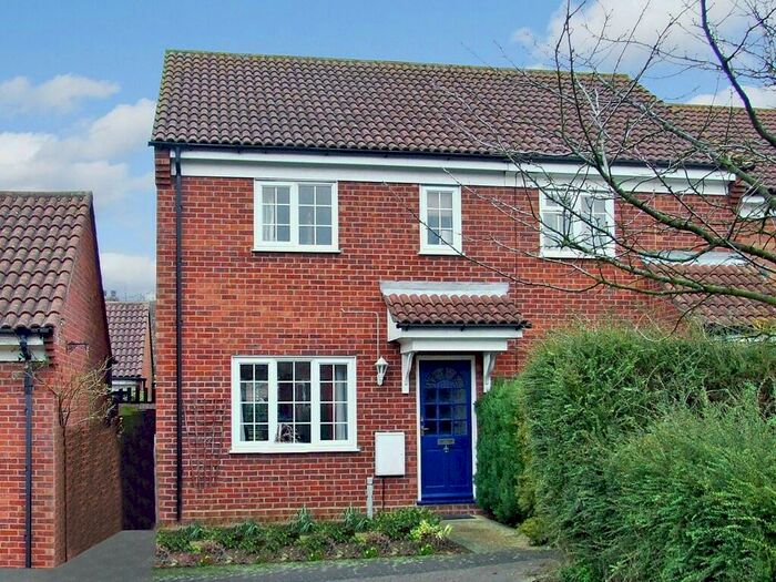 3 Bedroom End Of Terrace House To Rent In Derwent Close, St. Ives, PE27