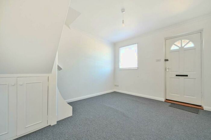 1 Bedroom Terraced House To Rent In Kingsmead, Woking, GU21
