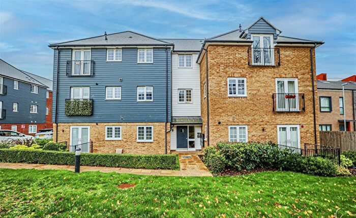 2 Bedroom Flat For Sale In Beaumont House, Zoffany Place, Hemel Hempstead, HP2
