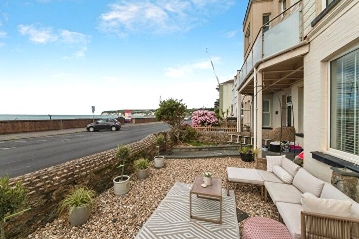 2 Bedroom Flat For Sale In East Walk, Seaton, Devon, EX12