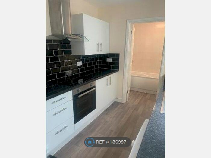 1 Bedroom Flat To Rent In Chesterfield Road, Sheffield, S8