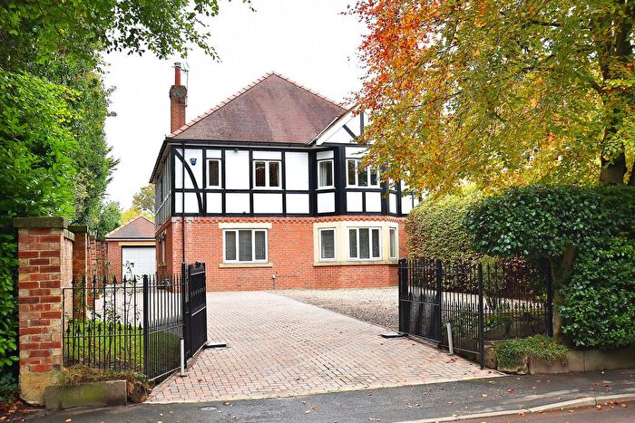 5 Bedroom Detached House For Sale In Rossett Green Lane, Harrogate, HG2