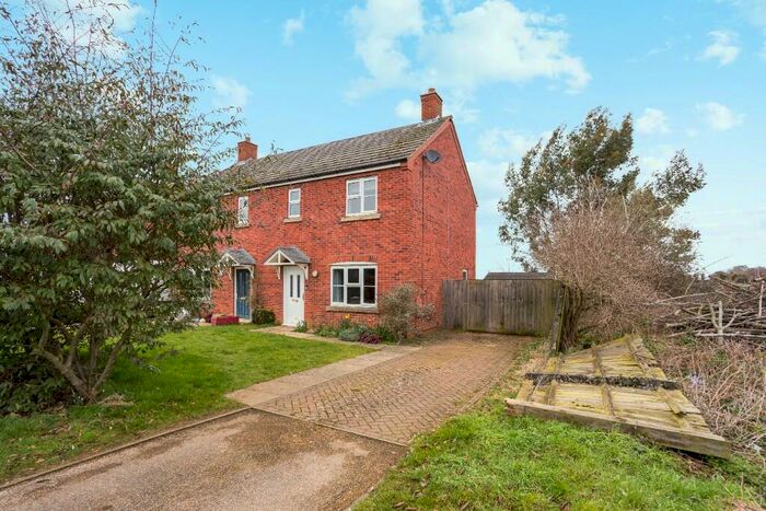 3 Bedroom Semi-Detached House For Sale In Bugbrooke Road, NN7