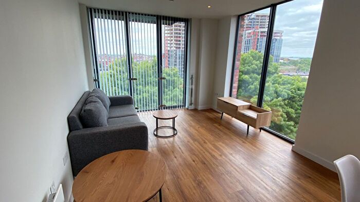 2 Bedroom Flat To Rent In Irk Street, Manchester, M4