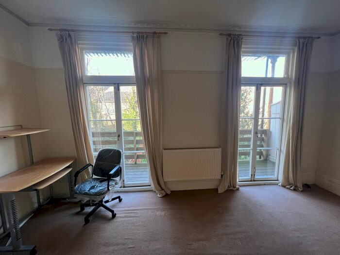 2 Bedroom Flat To Rent In High Street, Herne Bay, CT6