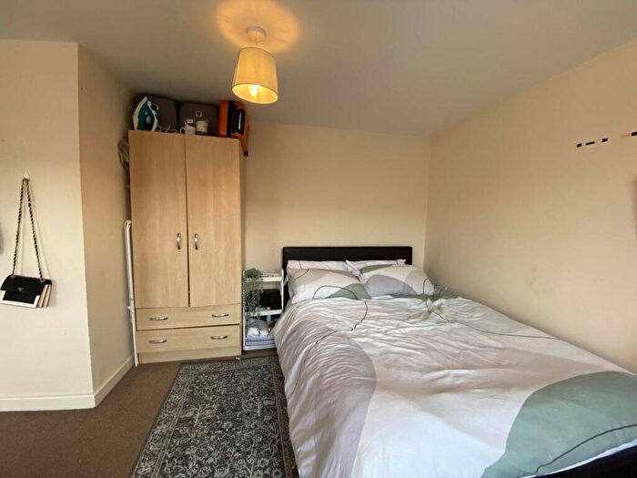 6 Bedroom Terraced House To Rent In Acomb Street, Manchester, M14