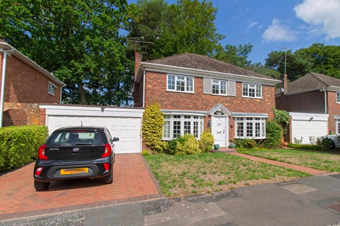 4 Bedroom Detached House To Rent In Lawrence Road, Fleet, GU52