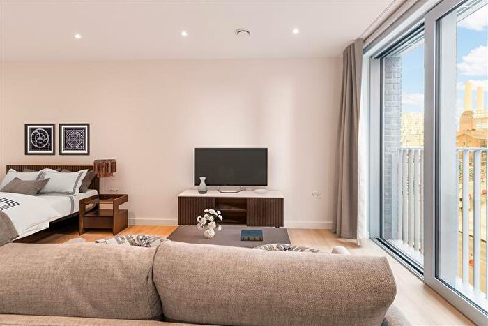 Studio To Rent In Nine Elms Lane, London, SW11
