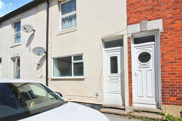 3 Bedroom Terraced House To Rent In Stanley St, Reading, RG1