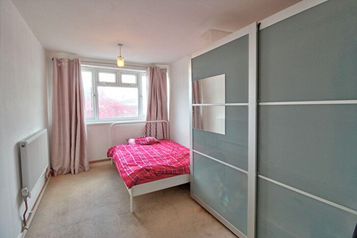 2 Bedroom Flat For Sale In Lower Meadow, Harlow, CM18