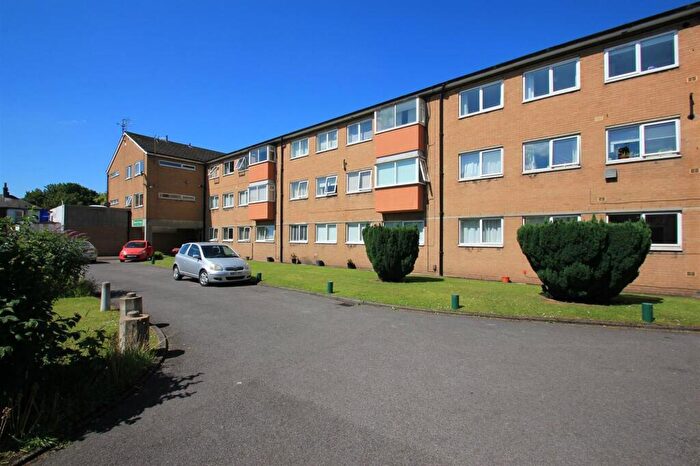 2 Bedroom Apartment To Rent In Temple Road, Warwick House Temple Road, M33