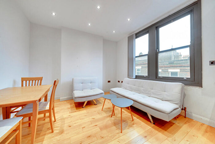 2 Bedroom Apartment To Rent In Fieldgate Street, E1