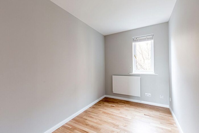1 Bedroom Flat To Rent In Myers Lane, London, SE14