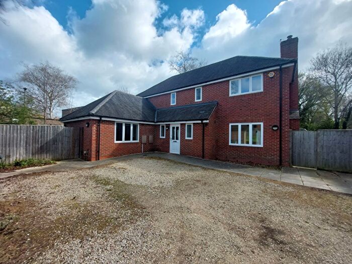 4 Bedroom Detached House To Rent In Middleton Road, Banbury, OX16