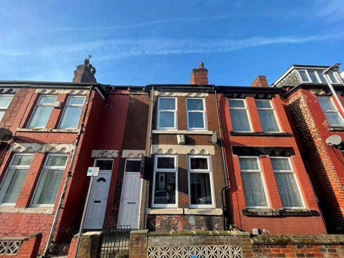 4 Bedroom Terraced House To Rent In Broughton Avenue, Leeds, LS9