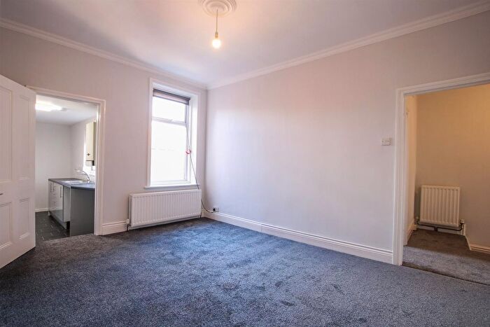 3 Bedroom Flat To Rent In Elsdon Terrace, North Shields, NE29