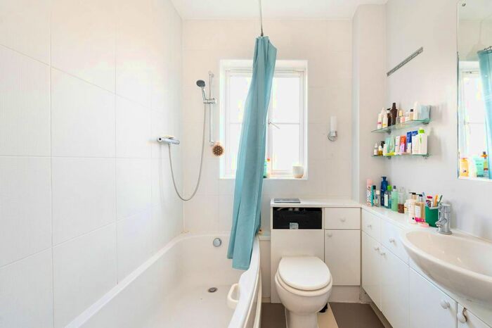 2 Bedroom Flat To Rent In Daventry Street, Marylebone, London, NW1