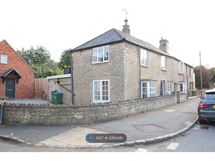 2 Bedroom End Of Terrace House To Rent In Main Street, Buckingham, MK18