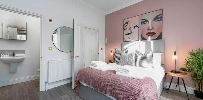 Studio To Rent In Pembridge Villas, Notting Hill, London, W11