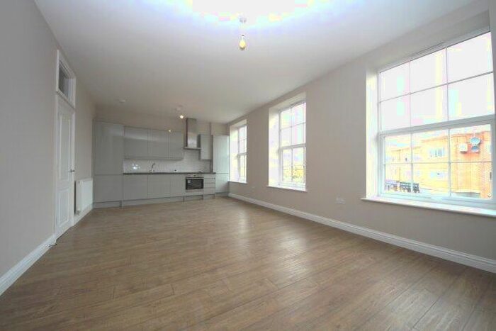 1 Bedroom Flat To Rent In Manor Drive North, New Malden, KT3