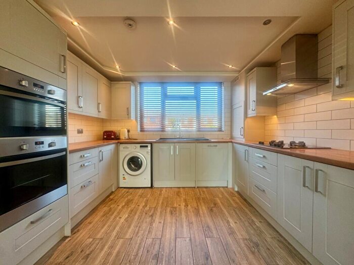 3 Bedroom End Of Terrace House For Sale In Willowherb Walk, Romford, RM3