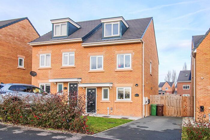 3 Bedroom Semi Detached House For Sale In Needle Close, Wakefield, WF2